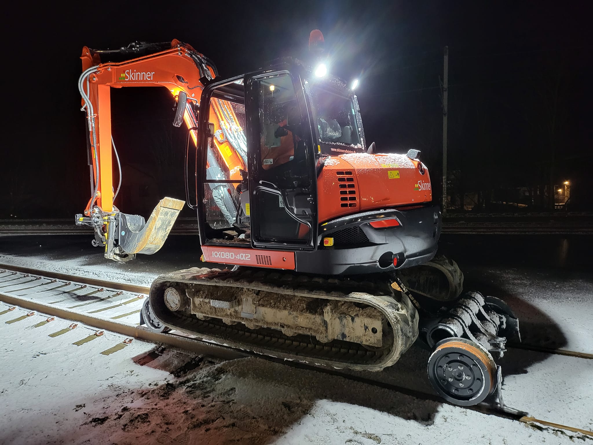 Kubota KX080 - Skinnekørende gravemaskine - Billede 5