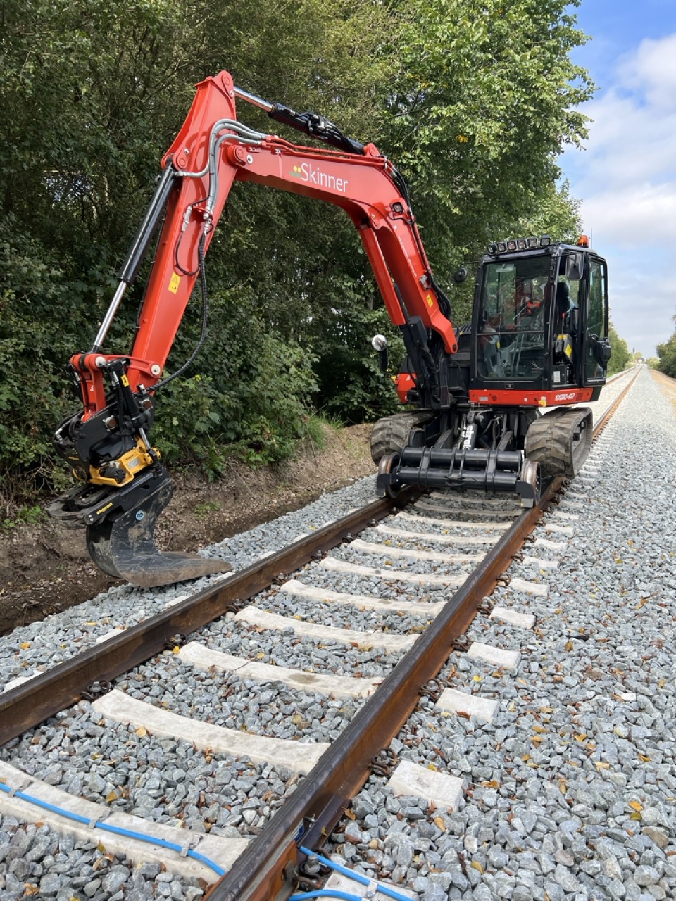 Kubota KX080 - Skinnekørende gravemaskine